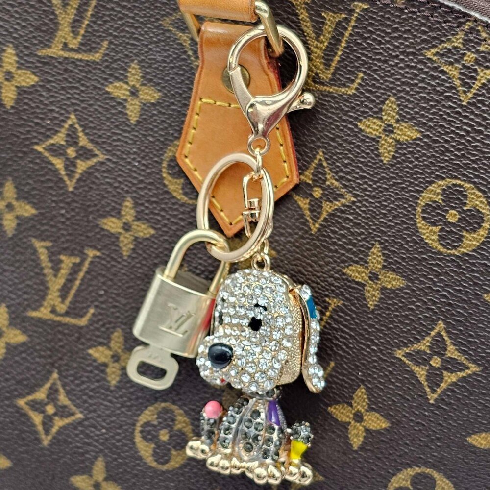 Authentic Louis Vuitton Gold Lock & Key 🔑 Bag Charm w/ Unbranded Puppy Charm - Picture 8 of 9